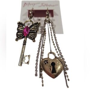 BETSEY JOHNSON Oval-Shaped Pink Crystal-Accent Butterfly Stud Earrings NEW NWT